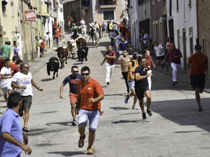 Los encierros, parte esencial de las Fiestas de Lumbrales./ Archivo