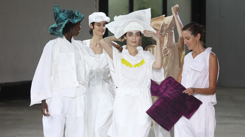 Desfile de Issey Miyake en la Semana de la Moda de París 2018.