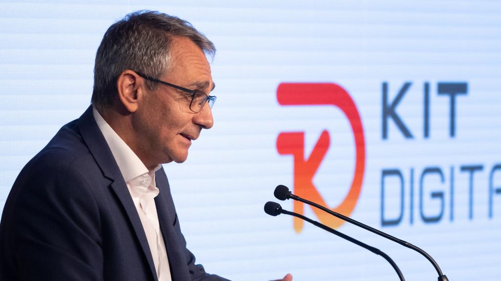 Alberto Martínez Lacambra director general del Red es en unas jornadas informativas sobre Kit Digital. RED ES