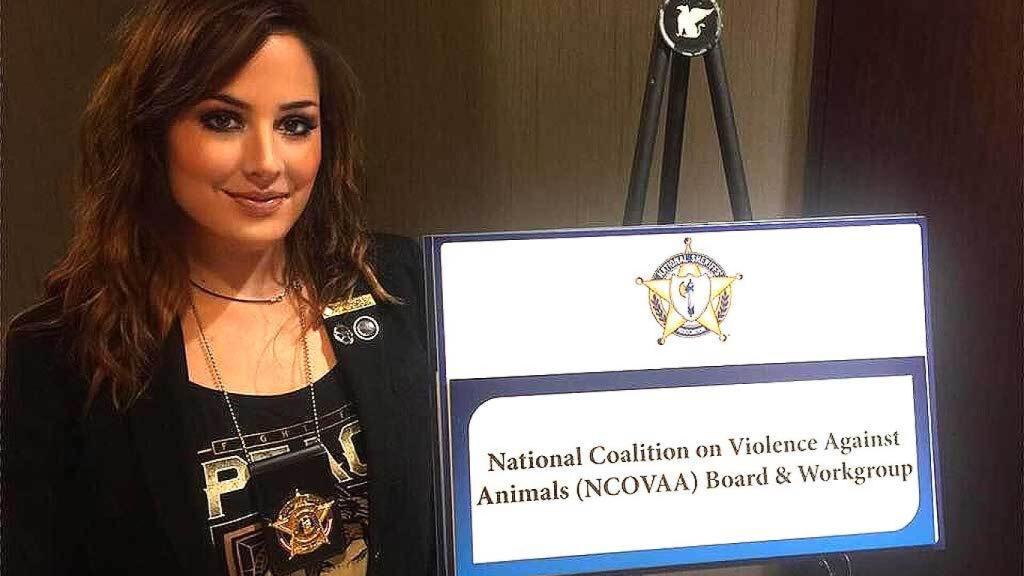 Núria Querol durante una de sus reuniones en la Asociación Nacional de Sheriffs.