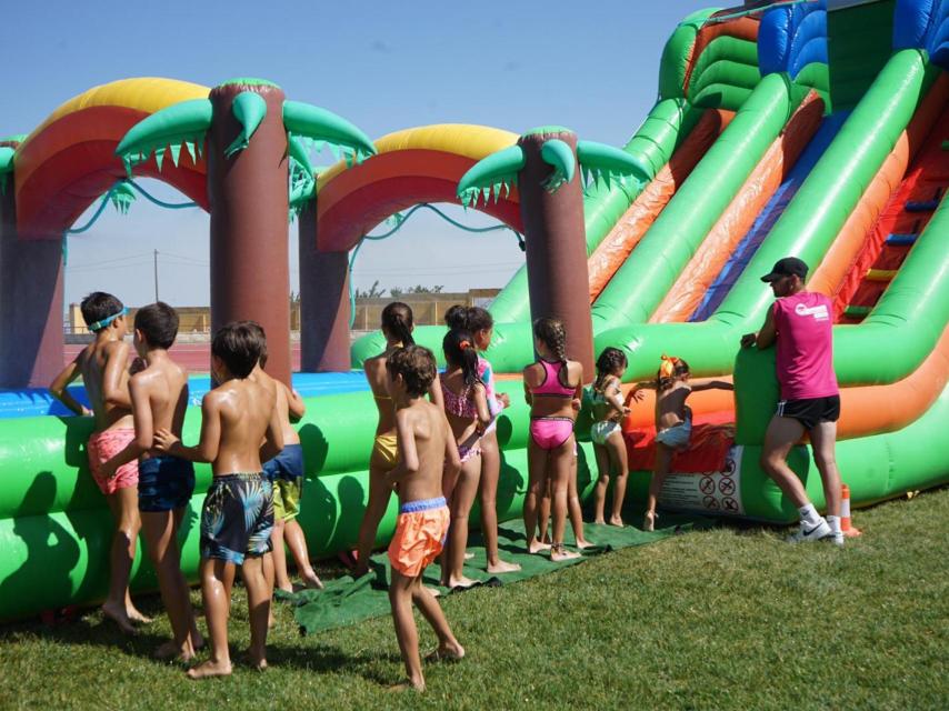 Evento hinchable organizado por el Vino Toro Caja Rural.