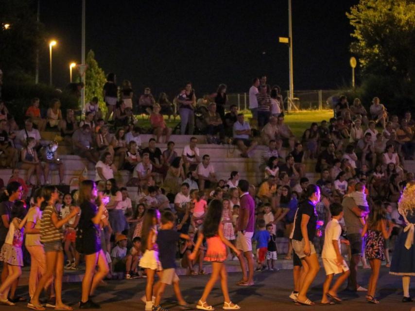 Kamarú Teatro logra la participación del público en el Verano Cultural de Carbajosa