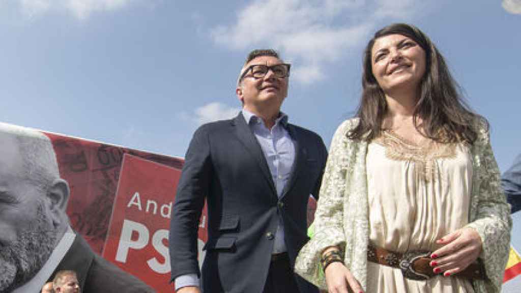 Macarena Olona y Manuel Gavira en un acto de Vox en Andalucía.