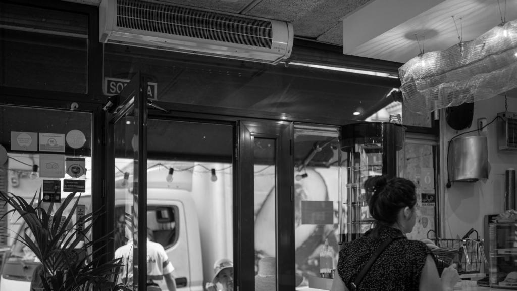 Control de temperatura en un bar.