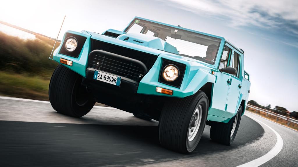 La producción del Lamborghini LM 002 fue entre 1986 y 1993.