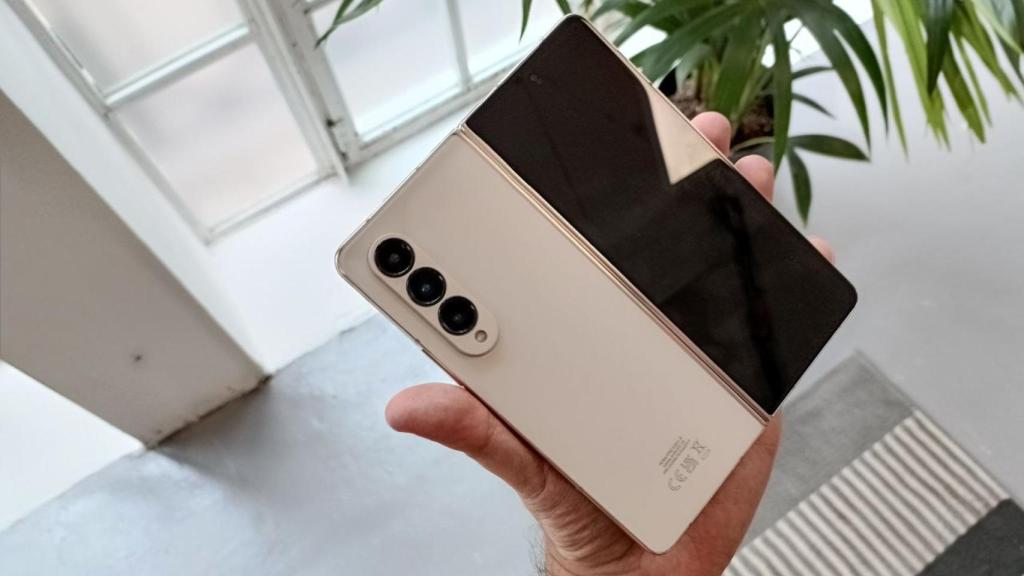 La trasera del Samsung Galaxy Fold 4.