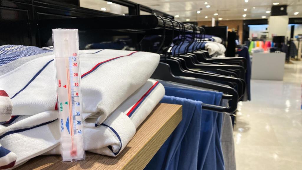 Termómetro a 27 grados.