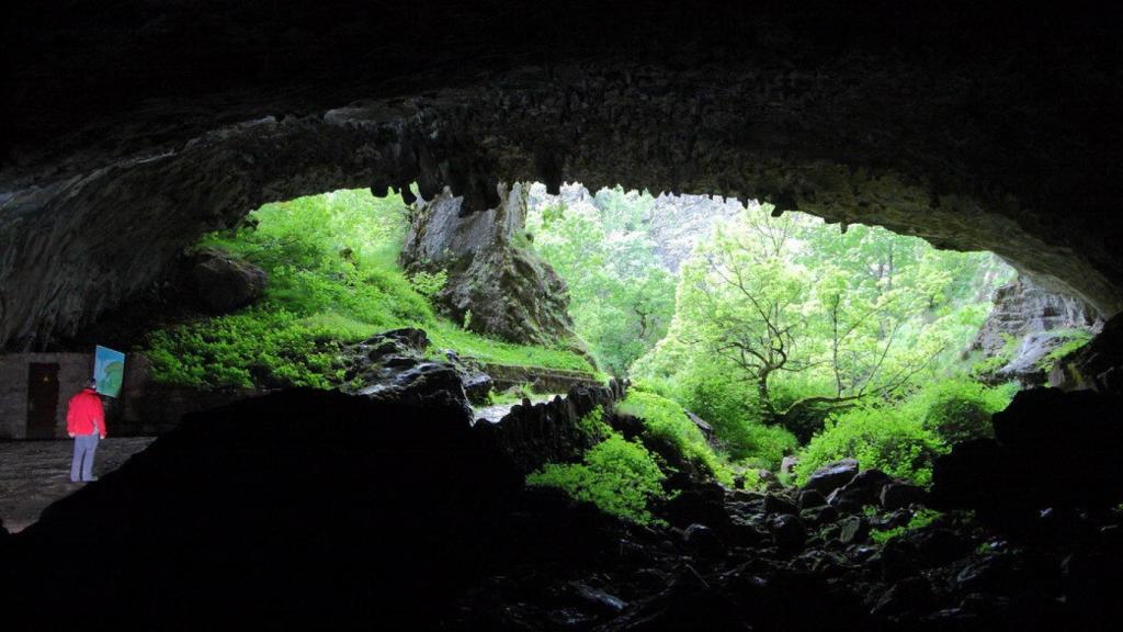 Cueva de Valporquero