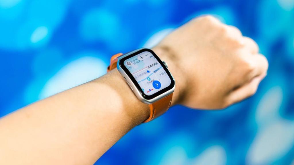 OPPO Watch 3 Pro con app de mapas