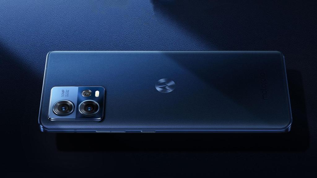 Moto S30 Pro boca abajo