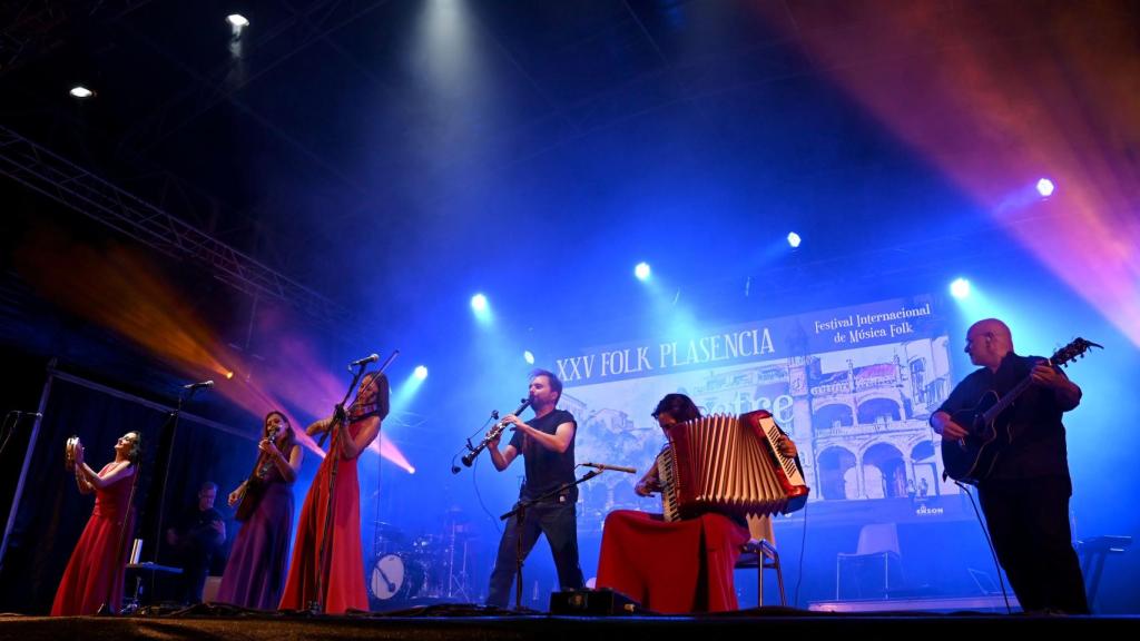 Acetre, grupo referente del folk, presenta en Fermoselle  su trabajo 'A la casa de las locas'