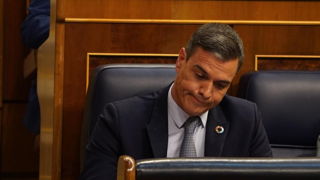 Sánchez, sentado en su escaño del Congreso, durante el Debate del estado de la Nación celebrado en julio.