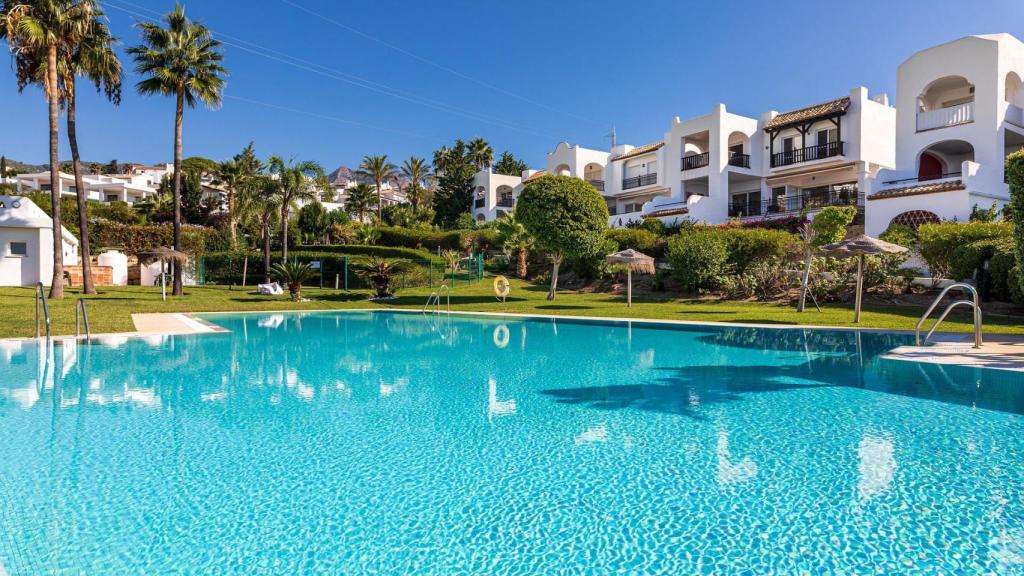 Viviendas con piscina.