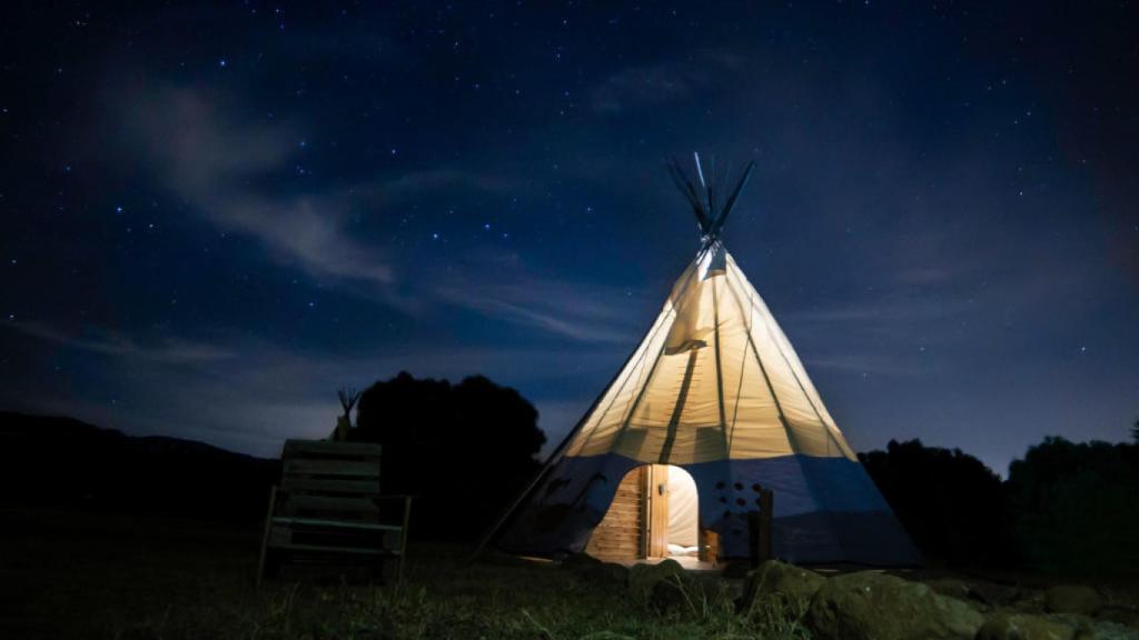 Glamping estilo tipi