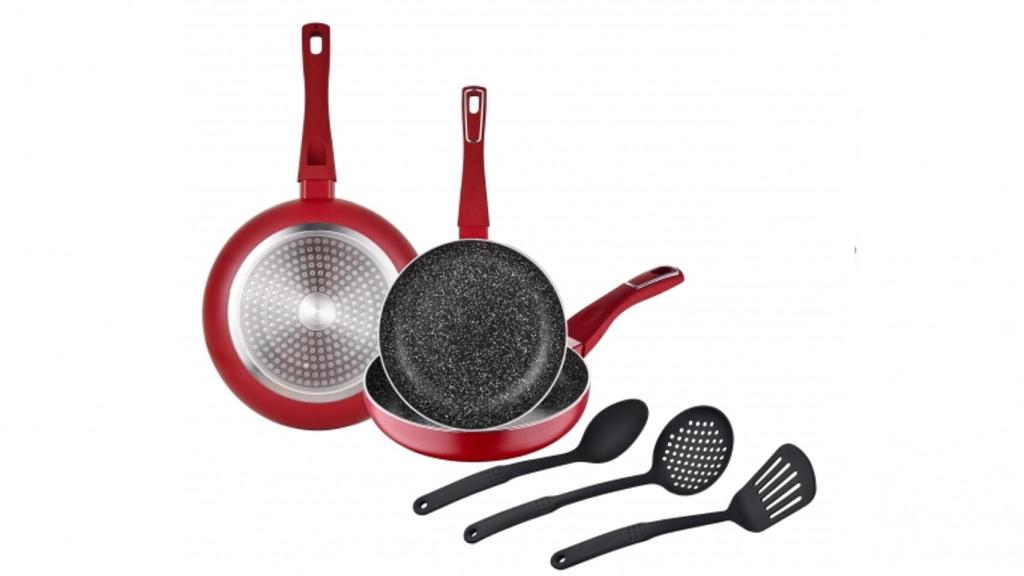 El nuevo pack de sartenes y utensilios de cocina de Carrefour.