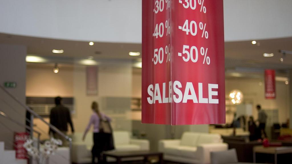 Rebajas en una tienda de artículos del hogar