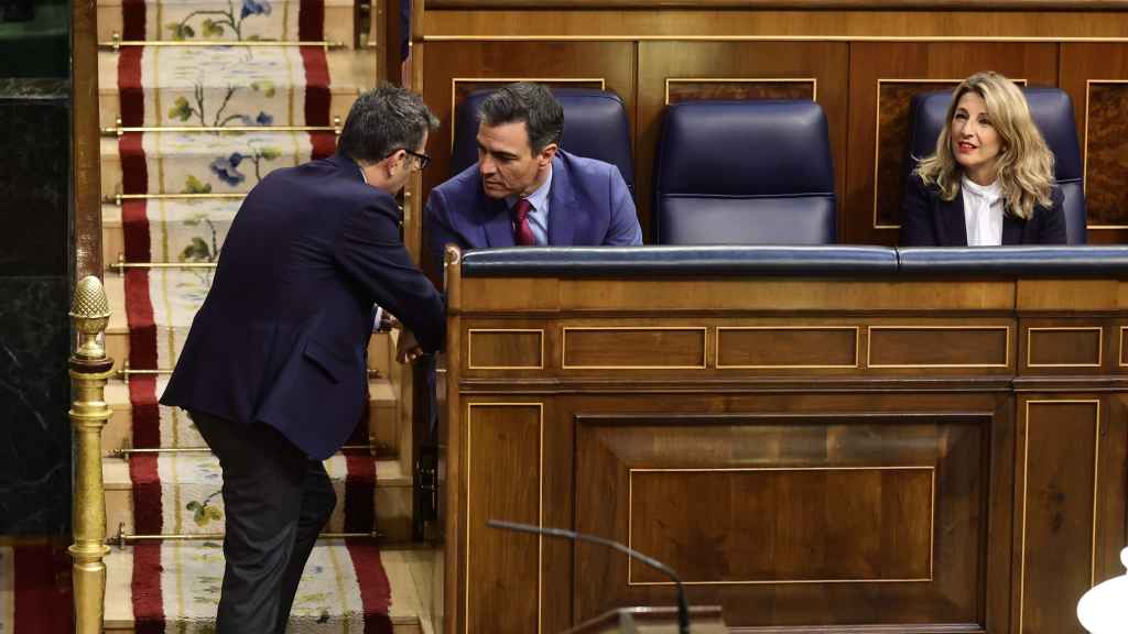 El ministro de Presidencia, Félix Bolaños, junto al presidente Pedro Sánchez.