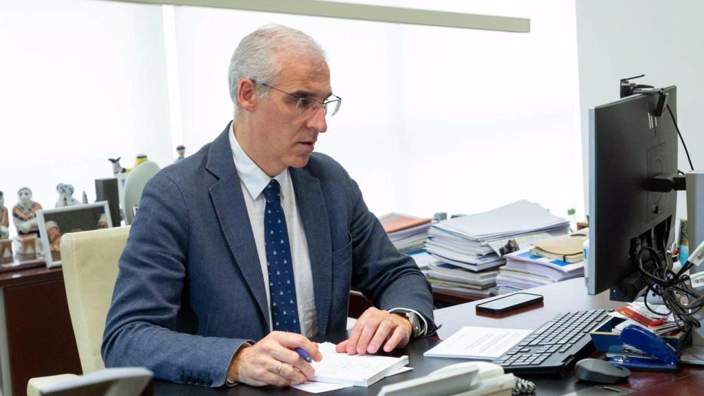 El vicepresidente primero, Francisco Conde.