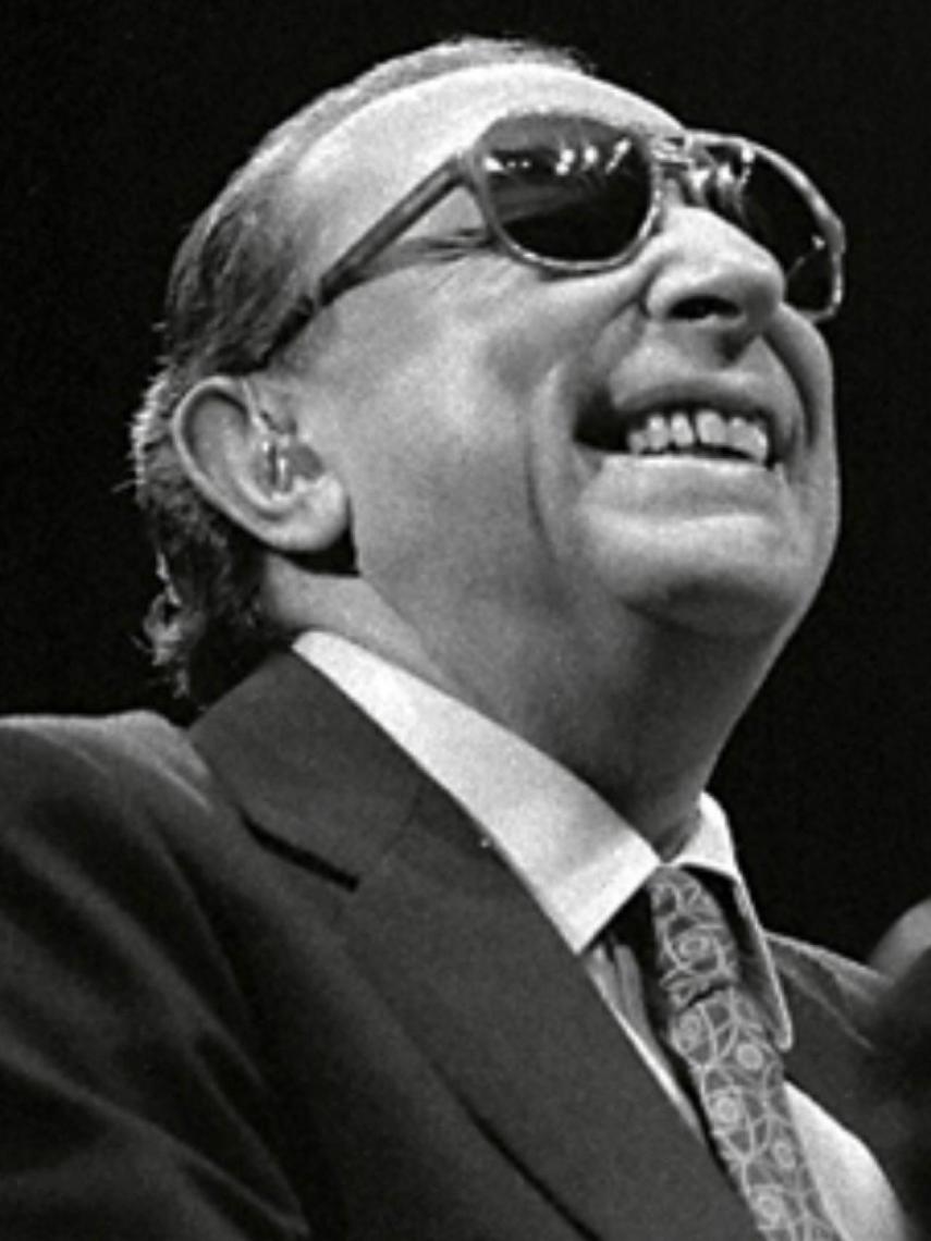 El gran Tete, capaz de escuchar los partidos del Barça y tocar en El Central a la vez.