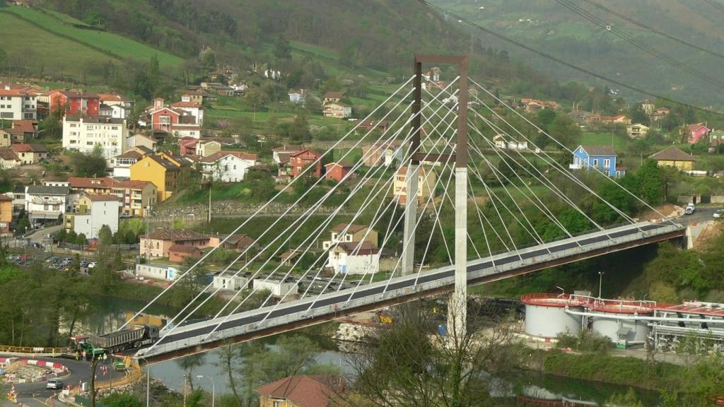 Imagen de archivo de la entrada a Soto de Ribera, en el concejo de Ribera de Arriba, donde se sitúa la Escuela Popular de Gastronomía Sostenible.