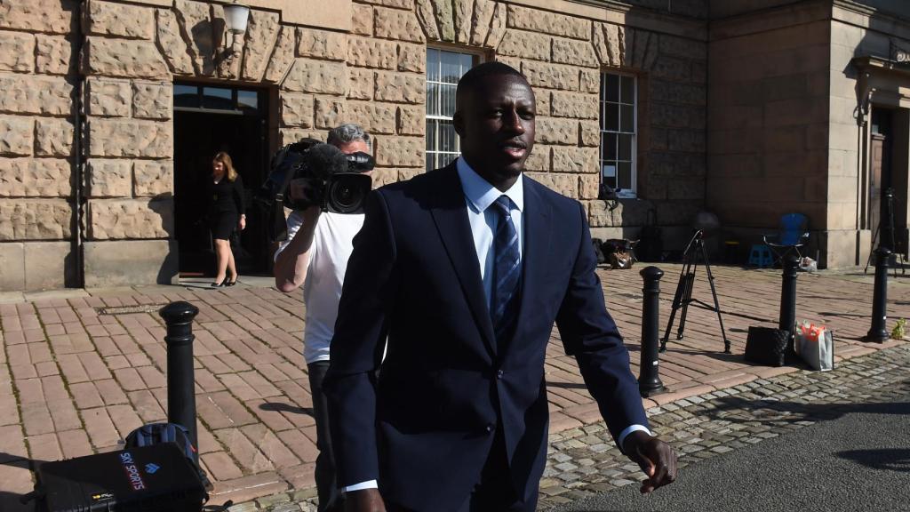 Benjamin Mendy sale de los juzgados de Chester.