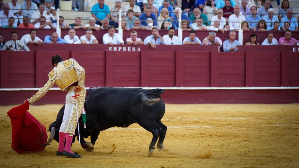 Ángel Téllez, en el tercer toro de la tarde.