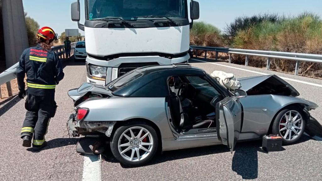 Estado en el que ha quedado el coche tras el accidente.