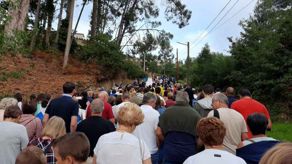 Valladares vuelve a celebrar su tradicional subida al Monte Alba.