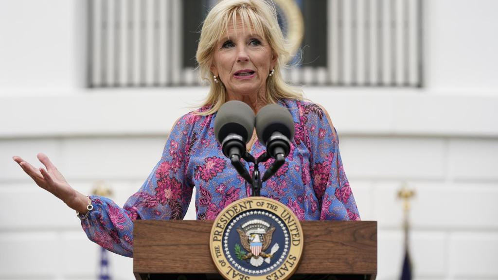 Jill Biden, durante el picnic ofrecido por la Casa Blanca para los miembros del Congreso.