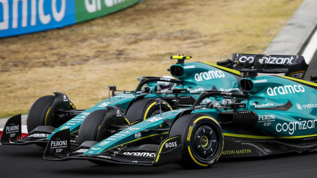 Sebastian Vettel pelea la posición con Lance Stroll en el GP de Hungría