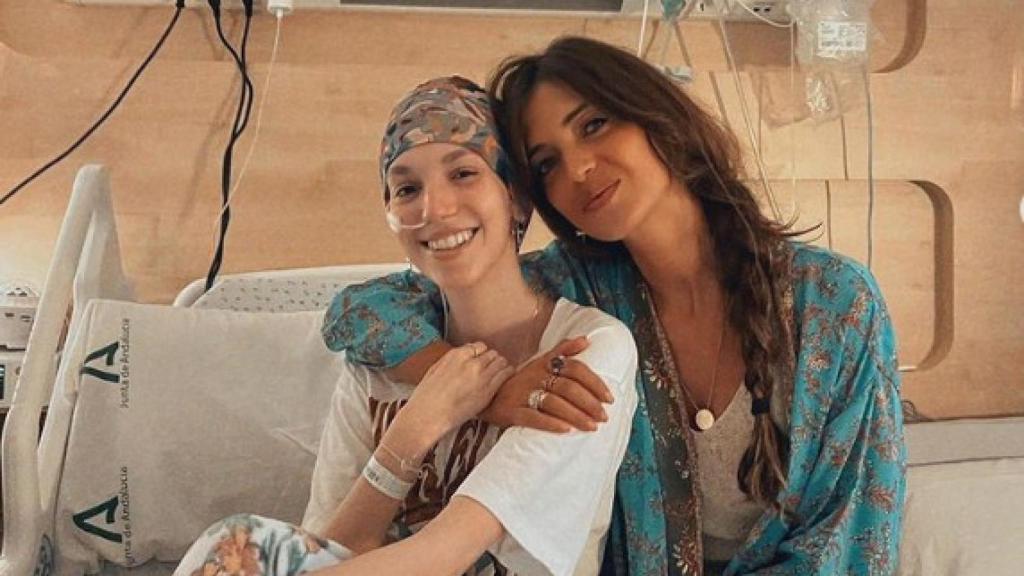 Sara Carbonero con Elena Huelva. Foto: Instagram @saracarbonero.