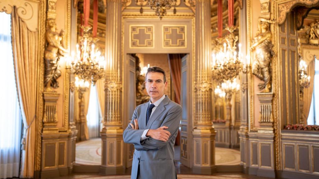 Enrique Ojeda en uno de los salones de Casa de América.