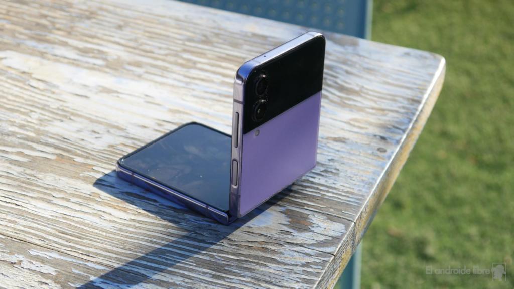 Samsung Galaxy Z Flip 4