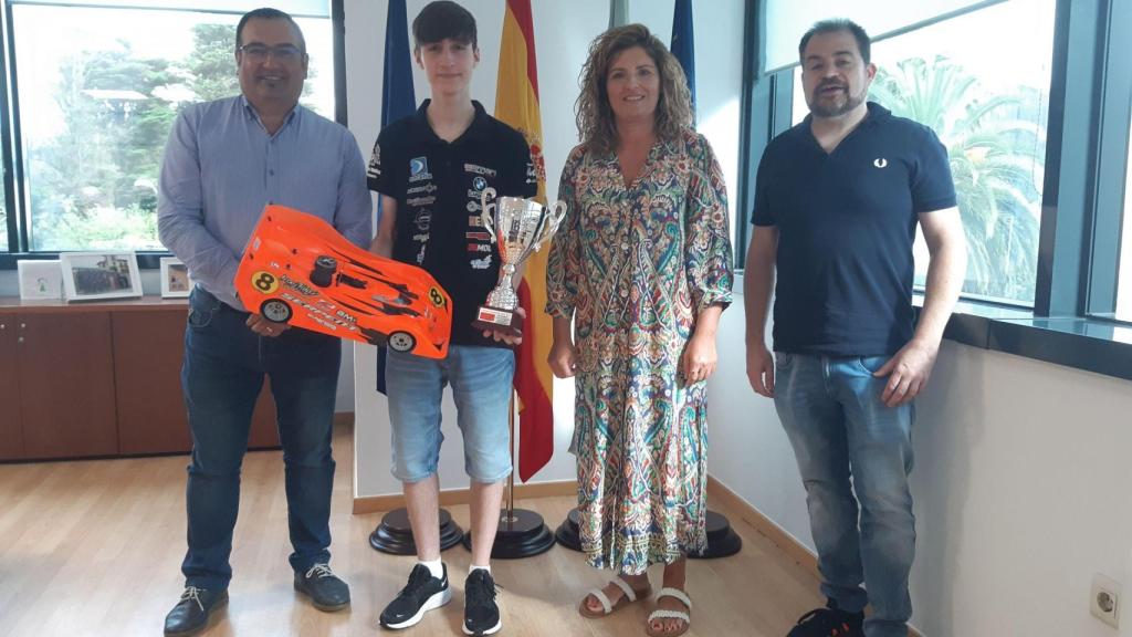 Álvaro Fernández fue recibido por la alcaldesa, Marián Ferreiro