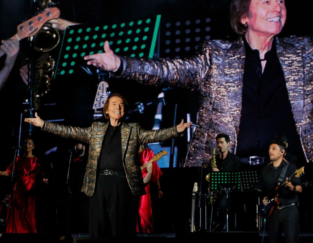 Raphael en Vigo anoche. Imagen: Concello de Vigo