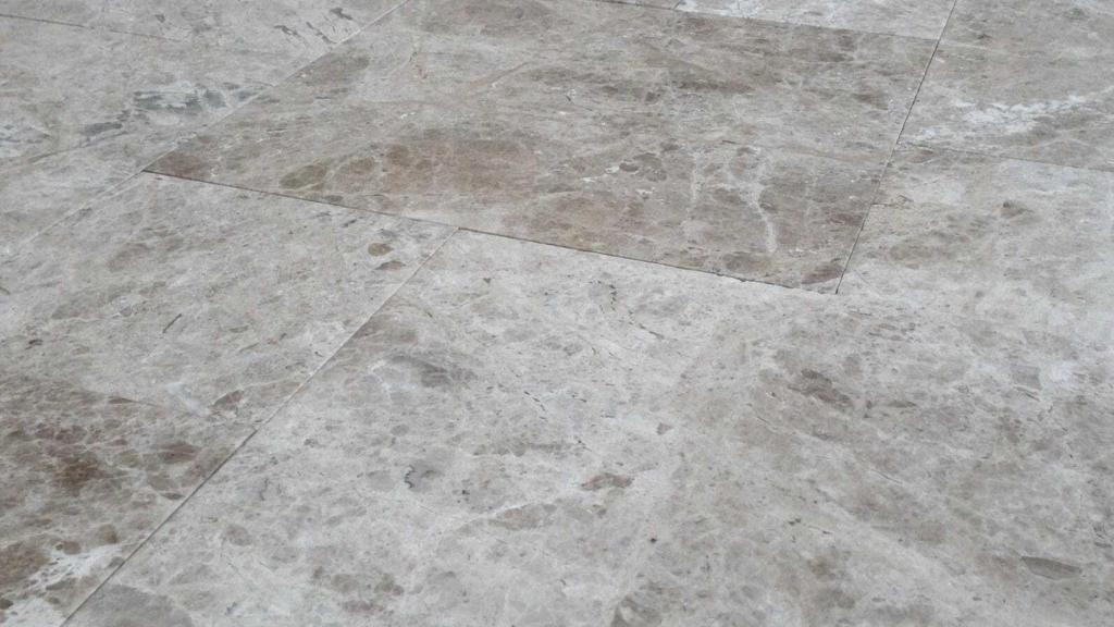 Suelo de mármol.