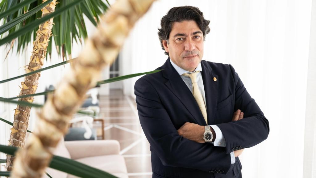 El consejero de Transportes de la Comunidad de Madrid, David Pérez, en la sede de su conserjería.