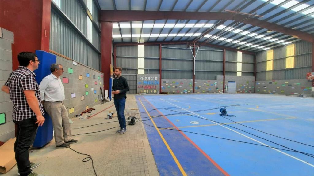 Obras en el pabellón del CEIPGándara-Sofán.