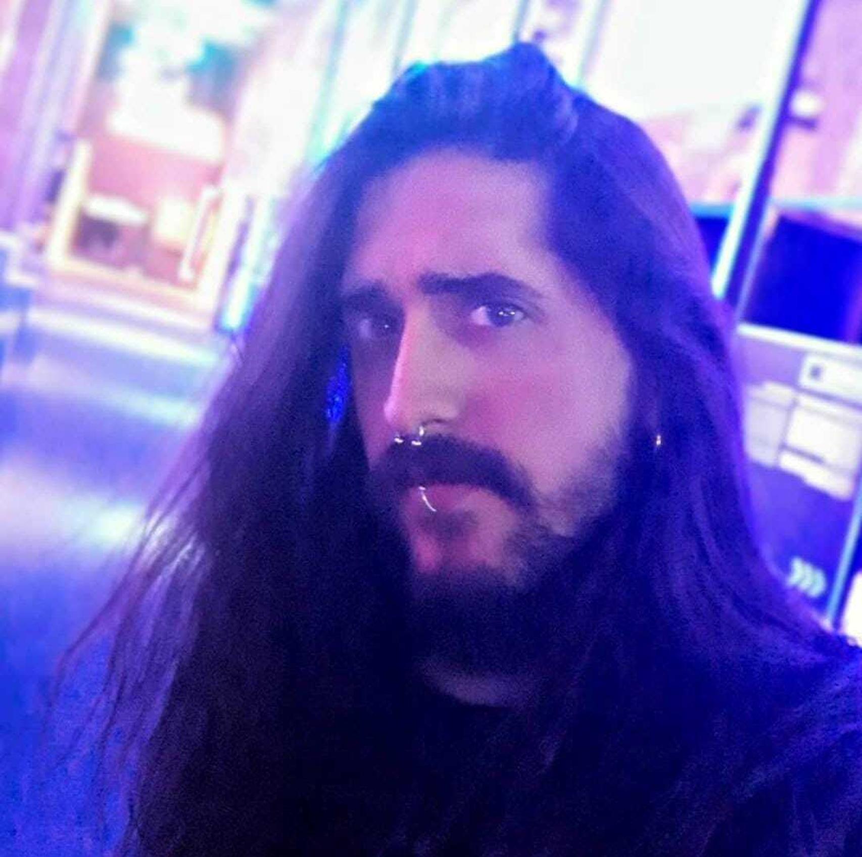 Rafael es sociólogo y actualemente trabaja en recursos humanos.