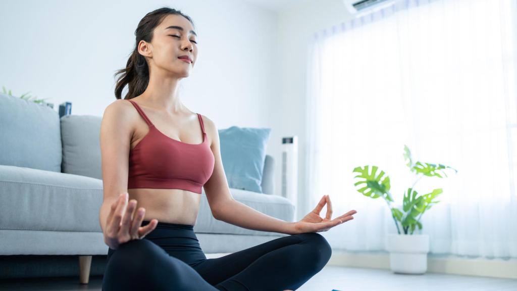 Una japonesa haciendo un poquito de relajación.