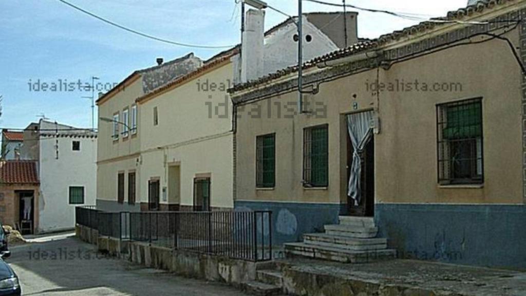 Chalet adosado a la venta en Villanueva de Bogas (Toledo).