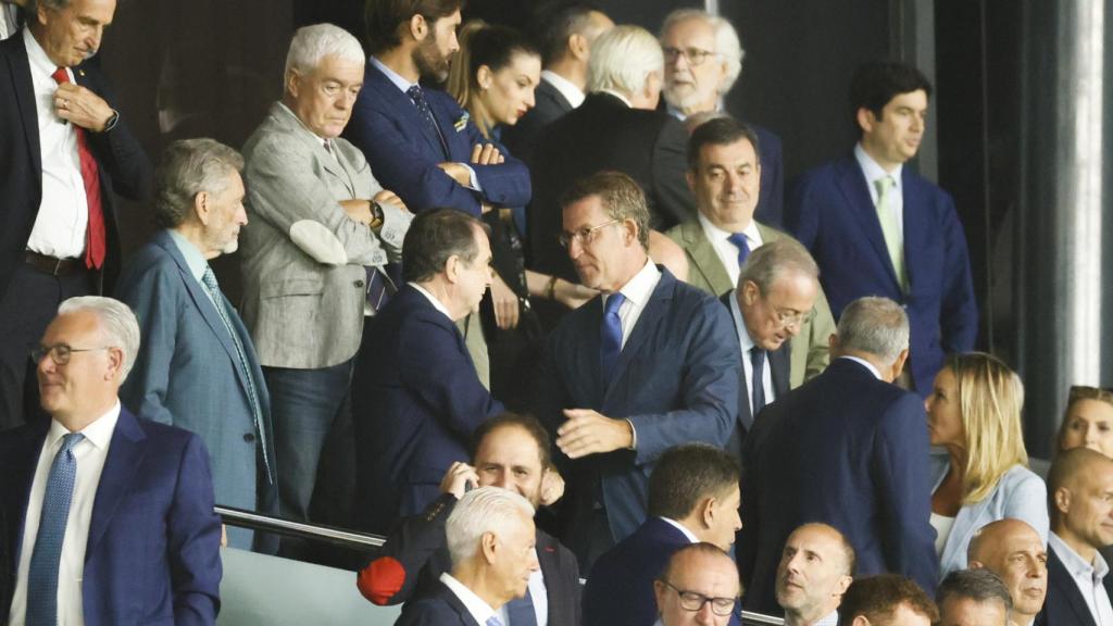 Alberto Núñez Feijóo y Abel Caballero, en el palco de Balaidos para ver el Celta - Real Madrid