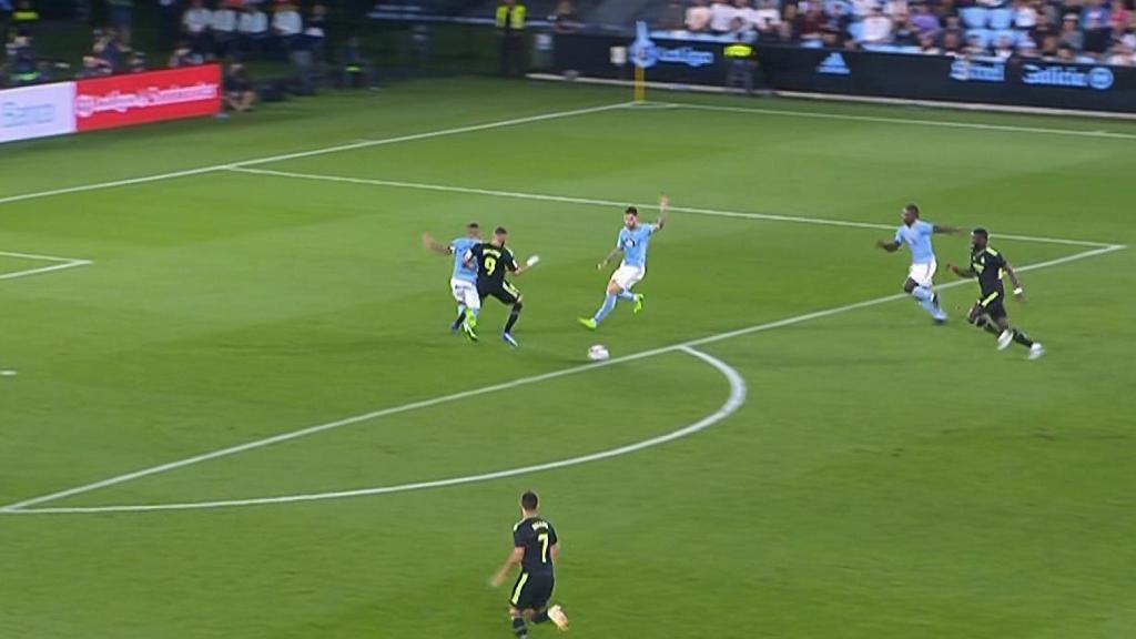 Penalti pitado a favor del Real Madrid sobre Benzema