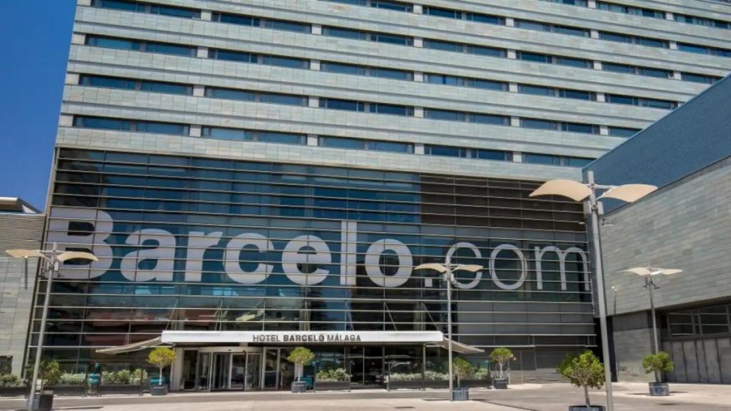 Fachada de un hotel Barceló en Málaga.