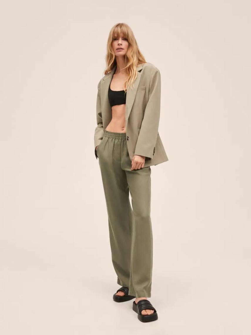Pantalón Lyocell recto, de Mango.