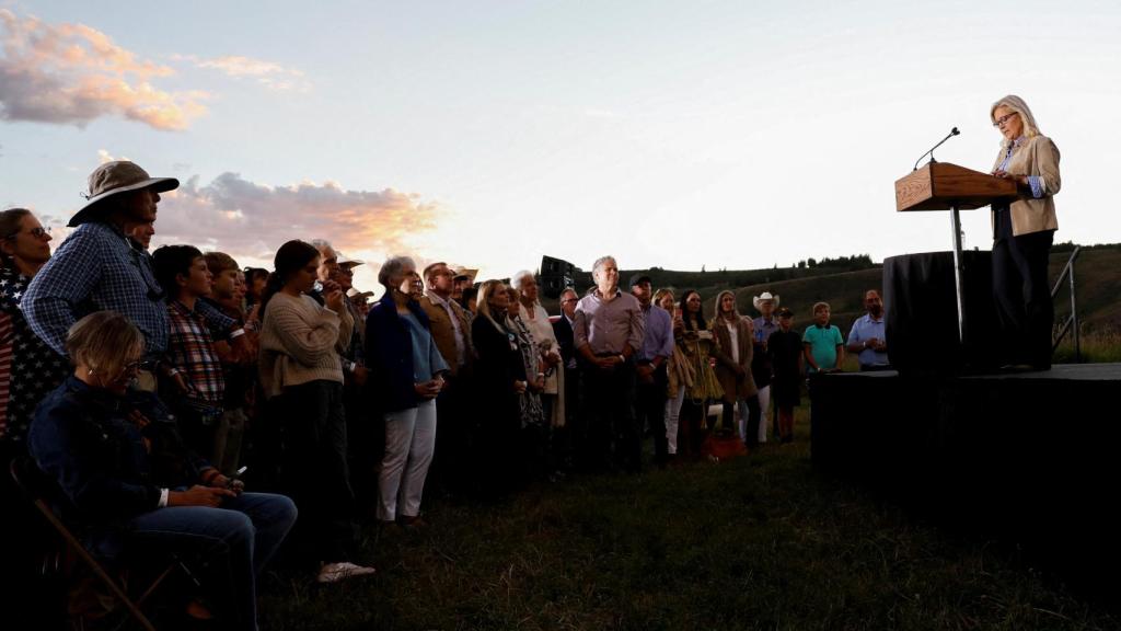 Liz Cheney durante un acto electoral en Jackson, Wyoming.