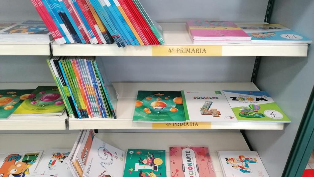 Cuadernillos y libros de texto.