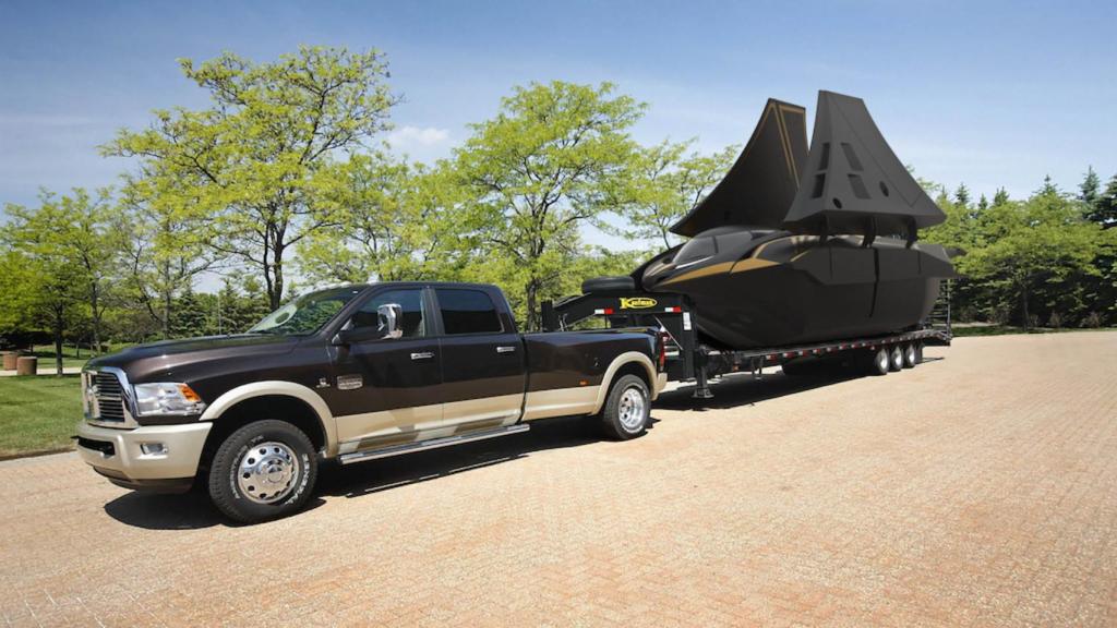 El submarino Kronos pliega sus alas y puede ser remolcado por carretera