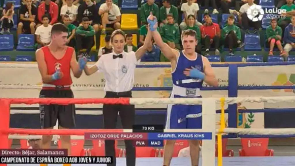 Gabriel ganando una batalla.