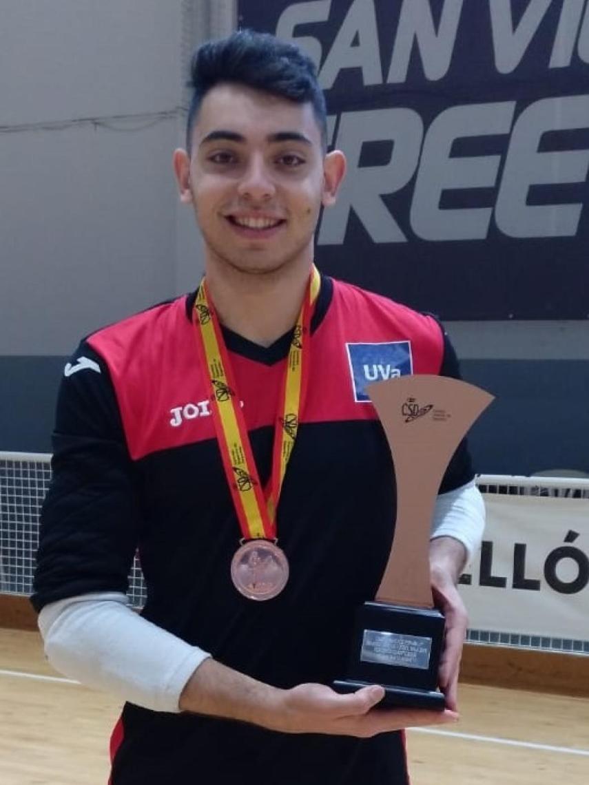 Nacho Pérez tras quedar tercero en el campeonato de España universitario.